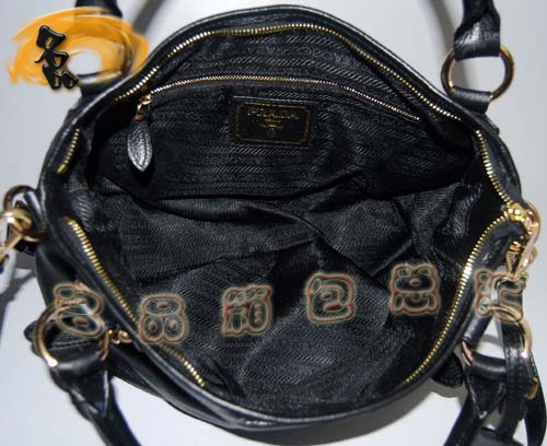 75821 Prada最新款 真皮時尚休閑女士斜挎包 Prada單肩包 一比一