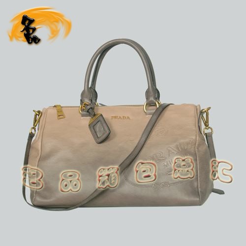 8589 Prada最新款時尚休閑女包 普拉達經(jīng)典手提包 Prada斜挎包 黑配粉色