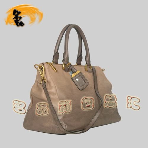 8589 Prada最新款時尚休閑女包 普拉達經(jīng)典手提包 Prada斜挎包 黑配粉色