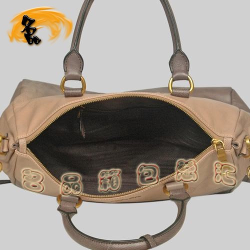 8589 Prada最新款時尚休閑女包 普拉達經(jīng)典手提包 Prada斜挎包 黑配粉色