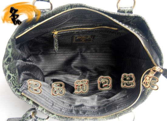 69588 Prada最新款 蛇紋女士手提包 普拉達進口牛皮時尚休閑女包 墨綠色