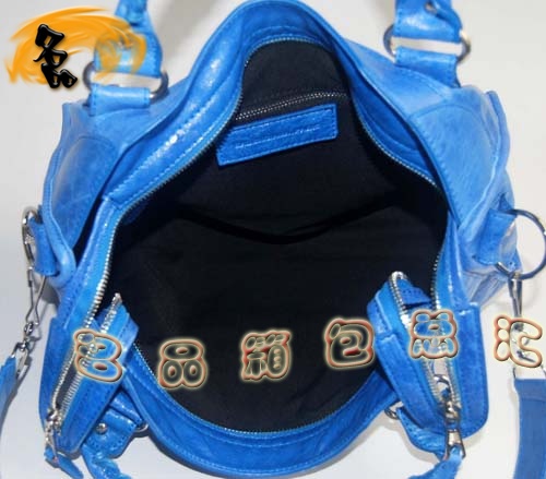 084332A BalenciagaC܇ μ  MƤyᔕrŮ {ɫ