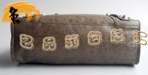 084332A BalenciagaC܇ μ  MƤyᔕrŮ yɫ