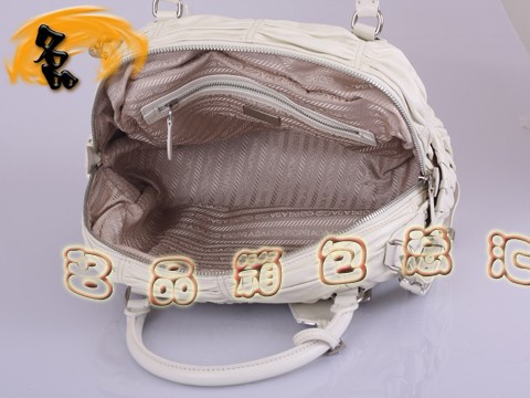 BL0397 普拉達最新款褶皺羊皮手提包 Prada斜挎包 普拉達休閑包 Prada女包 白色