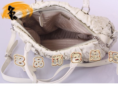 BN1336 普拉達最新款 羊皮褶皺女士休閑包 Prada手提包 Prada斜挎包 白色