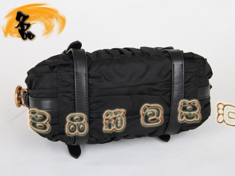 BN1338 普拉達防水尼龍帆布斜挎包 最新款褶皺系列女包 Prada手提包 黑色
