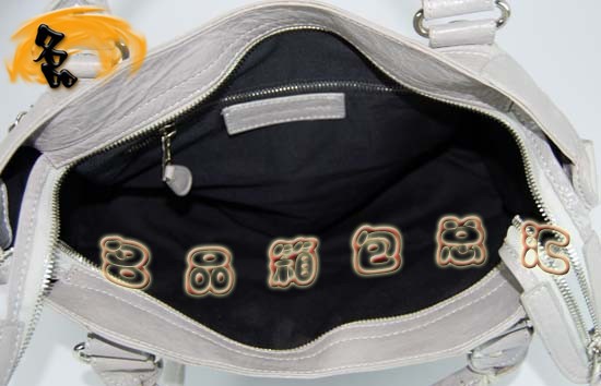 084332A   BalenciagaŮ MƤreŮ \ɫ