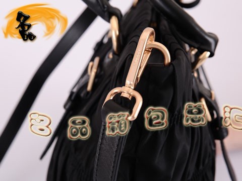 BN1618 普拉達防水尼龍帆布女士斜挎包 Prada手提包 最新款褶皺系列女包 黑色