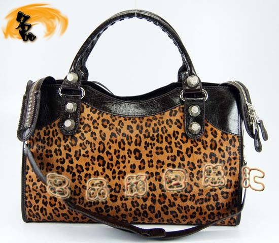 084332A Balenciaga機(jī)車包 巴黎世家單肩包 進(jìn)口牛皮經(jīng)典時(shí)尚女包 深啡色