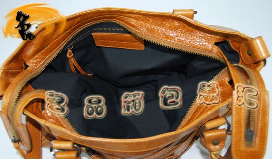 084616  BalenciagaC܇ ҆μ MţƤrŮ  ɫ