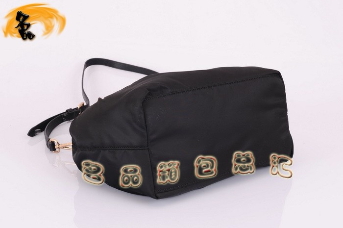 BN1778 Prada手提包 經(jīng)典防水尼龍帆布女包 Prada斜挎包 普拉達(dá)休閑包 黑色