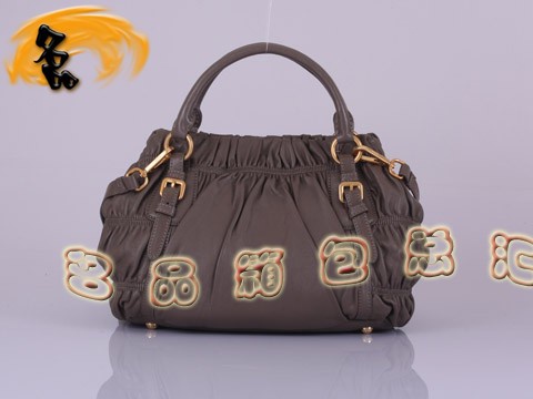 BN1791 普拉達(dá)最新款褶皺羊皮時(shí)尚女士休閑包 Prada手提包 Prada斜挎包 卡其色