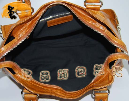 173082A  BalenciagaC܇ ҆μ MţƤ(jng)Ů  ɫ