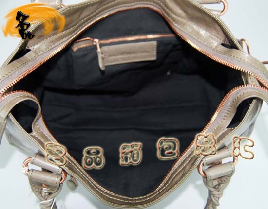 173084C  Balenciaga M(jn)ڸߙnţƤ(jng)r(sh)Ů ҆μ C(j)܇ yɫ