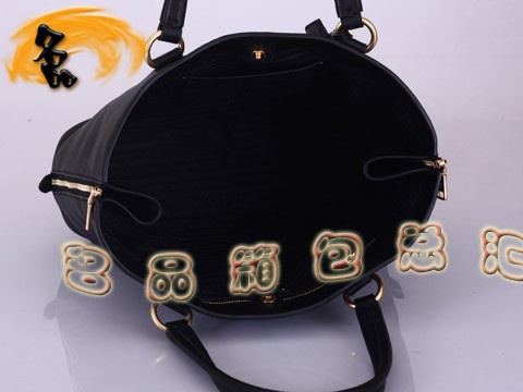 BR4372 Pradaμ ¿rŮʿe _ MţƤŮ ɫ