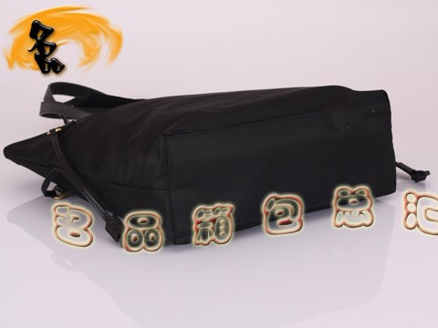 BR4022 Prada休閑包 普拉達(dá)單肩包 帆布包 防水尼龍帆布女包 黑色