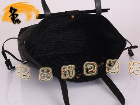 BR4022 Prada休閑包 普拉達(dá)單肩包 帆布包 防水尼龍帆布女包 黑色
