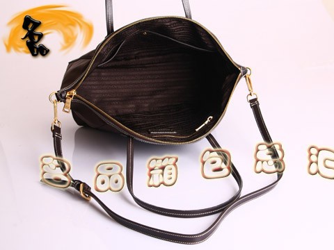 BR4664  Pradaμ ¿Ůʿe _б M^ţƤŮ ɫ