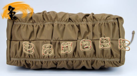 29208 Prada女包 Prada時(shí)尚休閑女士單肩包 普拉達(dá)手提包 最新款女包 杏色