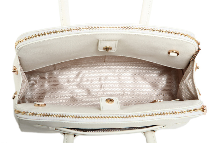 2013¿ _/Prada Ů   Ƥ BN2549