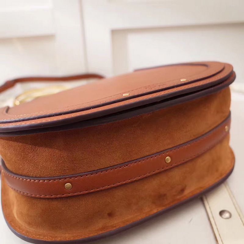 chloe Nile手環包 手鐲式提手手袋 光滑小牛皮拼接麂皮小牛皮中號手鐲式提手手袋 焦糖色