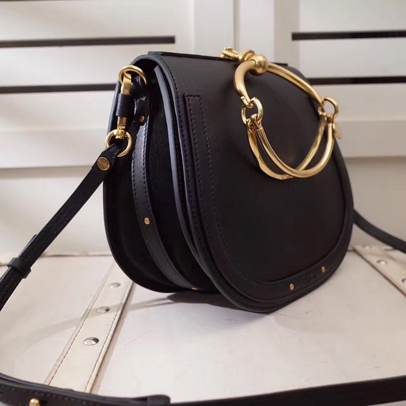 chloe Nile手環包 手鐲式提手手袋 光滑小牛皮拼接麂皮小牛皮中號手鐲式提手手袋 黑色