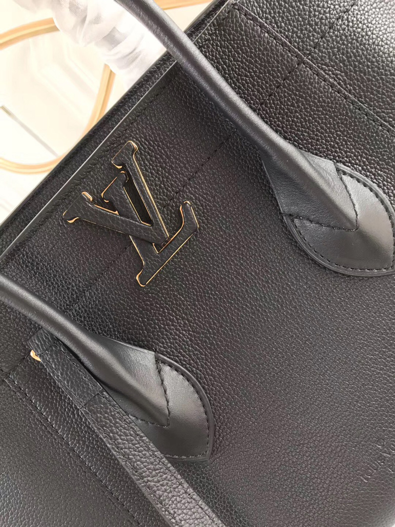 M54843 LV FREEDOM 手袋 LV小牛皮Tote手袋 LV女包 LV全皮女包 黑色