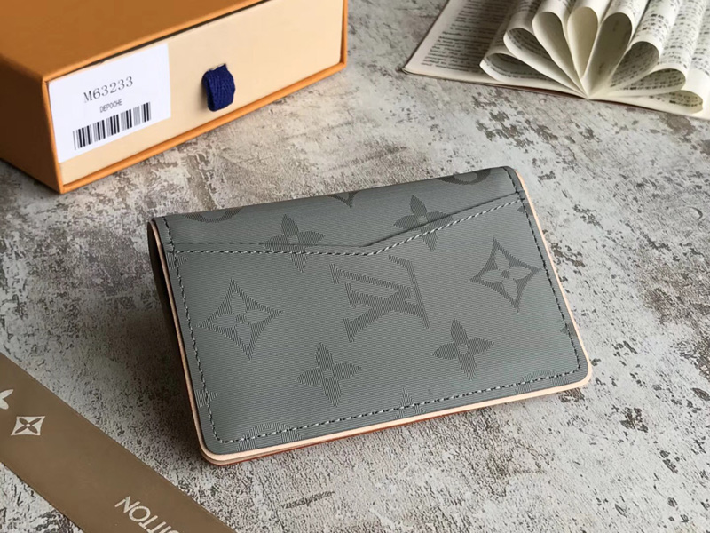M63233 LV 口袋錢夾 LV Monogram Titanium灰色帆布卡夾 LV護照夾