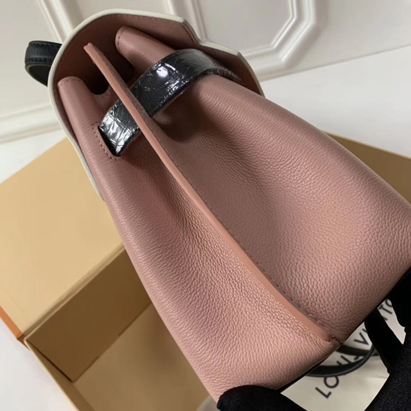 M52787 LV LOCKME EVER 手袋 LV女包 進口小牛皮材質 LV轉鎖翻蓋包 粉色