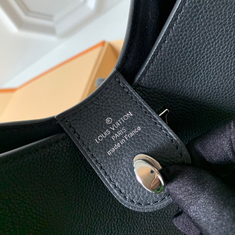 M52776 LV LOCKME HOBO 手袋 LV旋扣小牛皮女包 LV單肩手提包 黑色