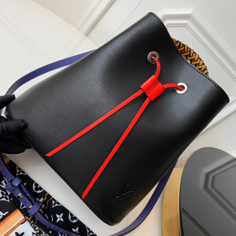 M53916 LV NEONOE 手袋 2019秋季新款Epi皮革水桶包 黑色