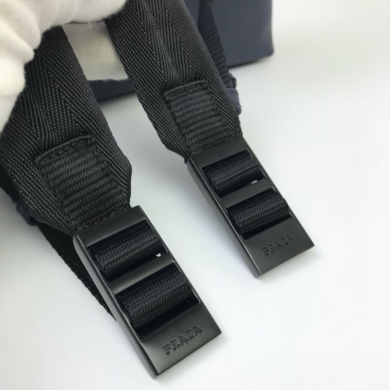 2VH043 Prada普拉達皮革斜挎包 Prada郵差包 黑配藍