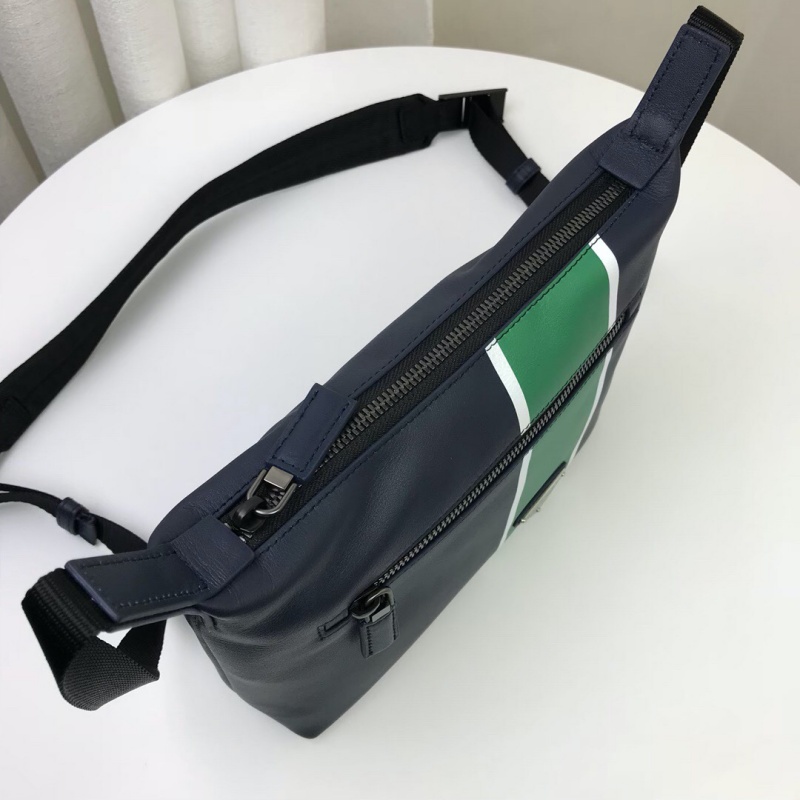 2VH043 Prada普拉達皮革斜挎包 Prada郵差包 黑配藍