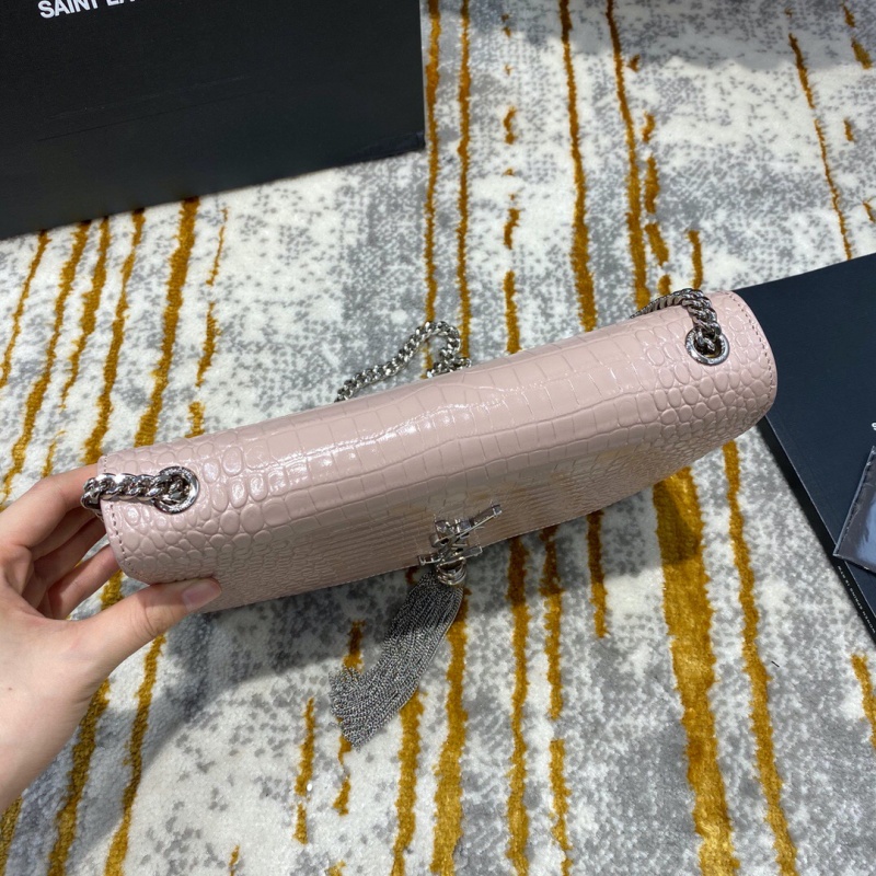 354119 YSL圣羅蘭經典中號monogram圖案型圣羅蘭鱷魚紋流蘇挎包 粉色