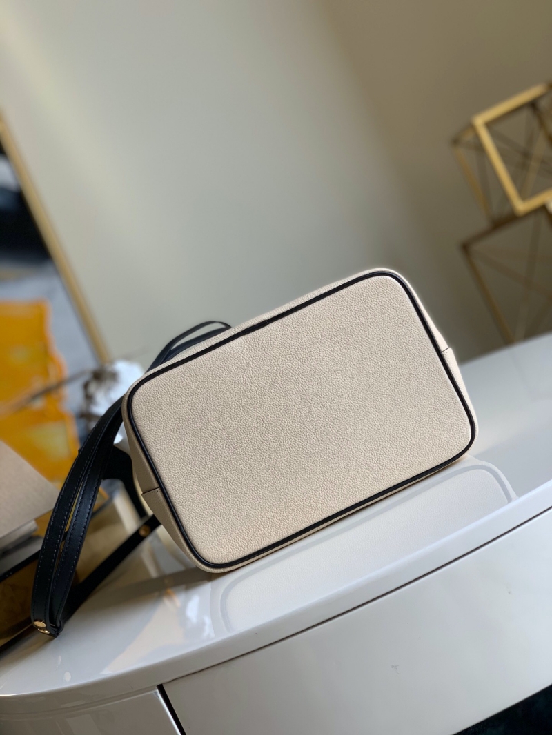 M56889 LV CRAFTY NEONEO 中號手袋 超大 Monogram 印花水桶包 奶白色