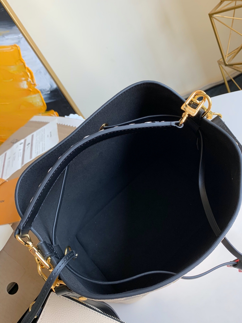 M56889 LV CRAFTY NEONEO 中號手袋 超大 Monogram 印花水桶包 奶白色