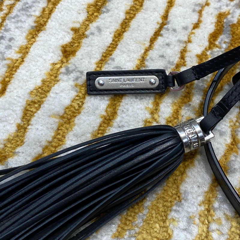 520534 YSL圣羅蘭女包 LOU CAMERA BAG 黑色小牛皮相機(jī)包 銀扣