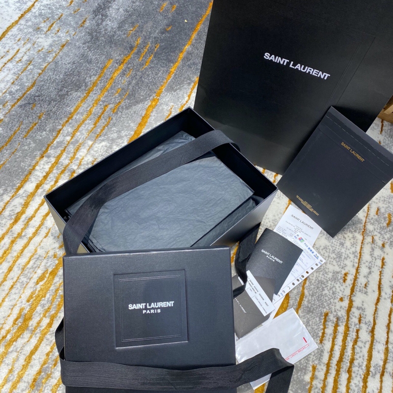 520534 YSL圣羅蘭女包 LOU CAMERA BAG 黑色小牛皮相機(jī)包 銀扣