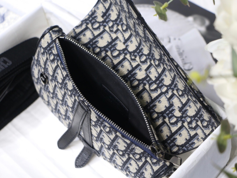 1ADPO Dior 迪奧迷你馬鞍包 米色和黑色 Oblique 印花