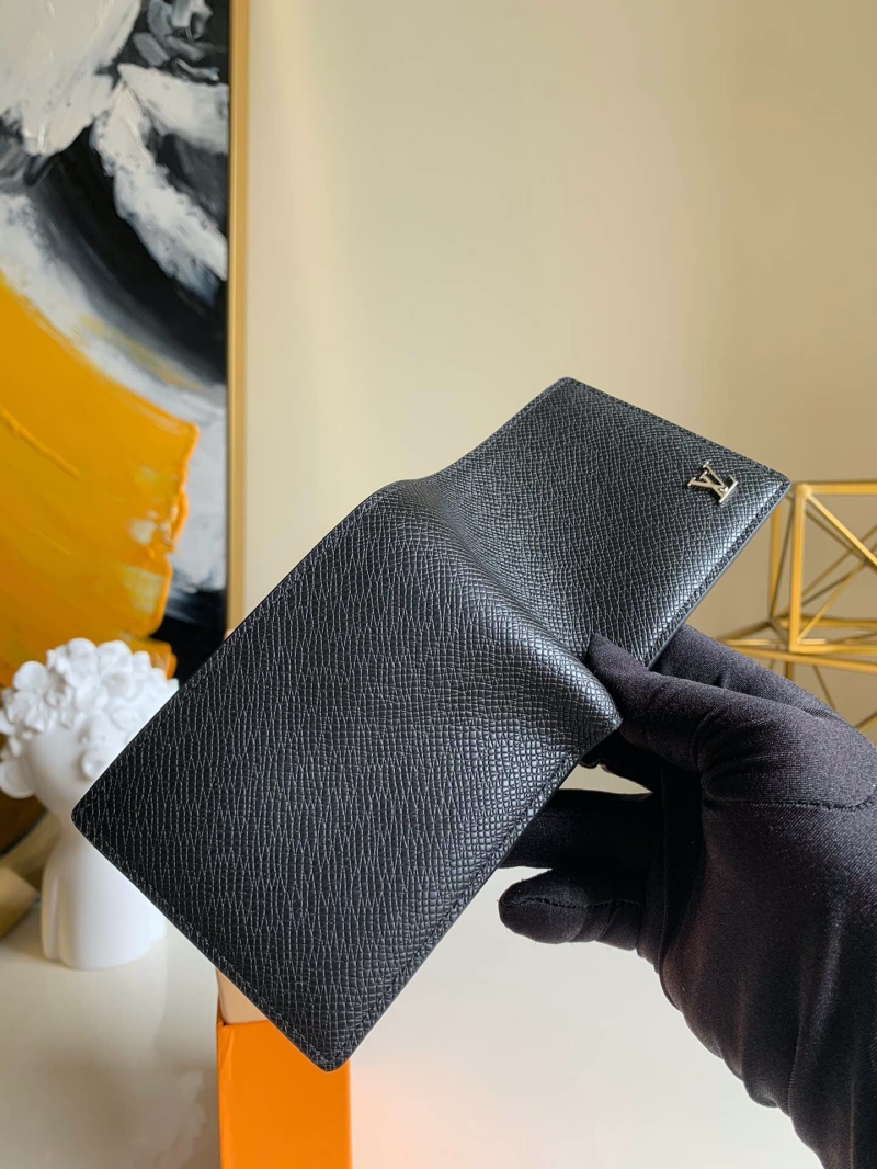 M30295 LV MULTIPLE 錢夾 Taiga 皮革男士短款錢包