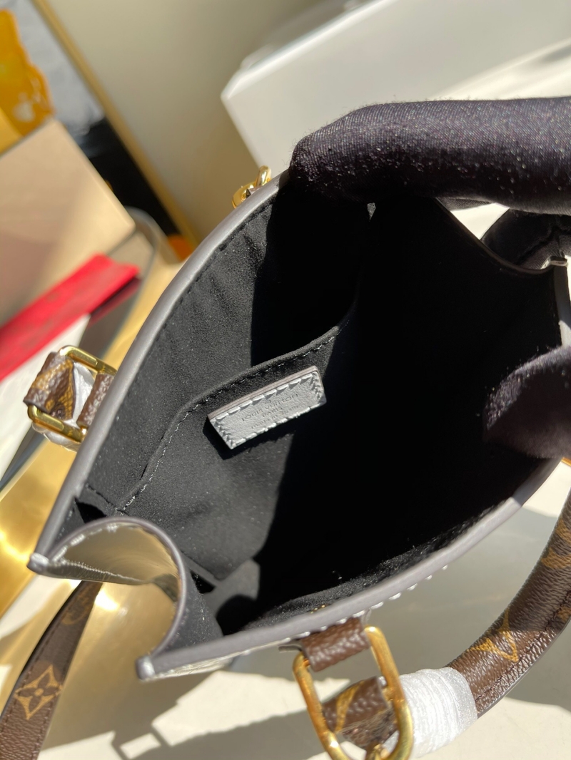 M90564 LV PETIT SAC PLAT 手袋 壓紋漆皮托特包 銀色