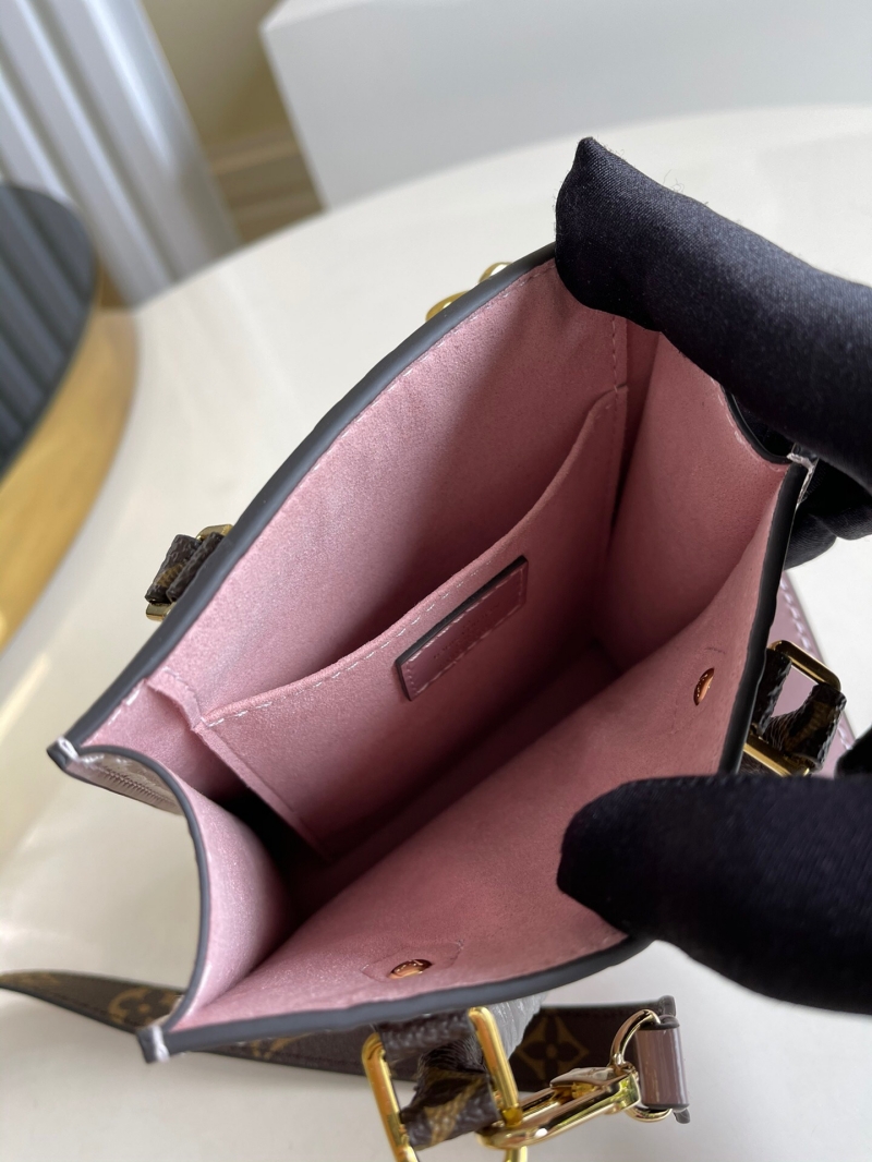 M90564 LV PETIT SAC PLAT 手袋 壓紋漆皮托特包 銀色