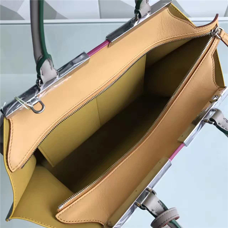 FENDI 柔軟小牛皮購物包 彩色毛邊 軟羊革襯里