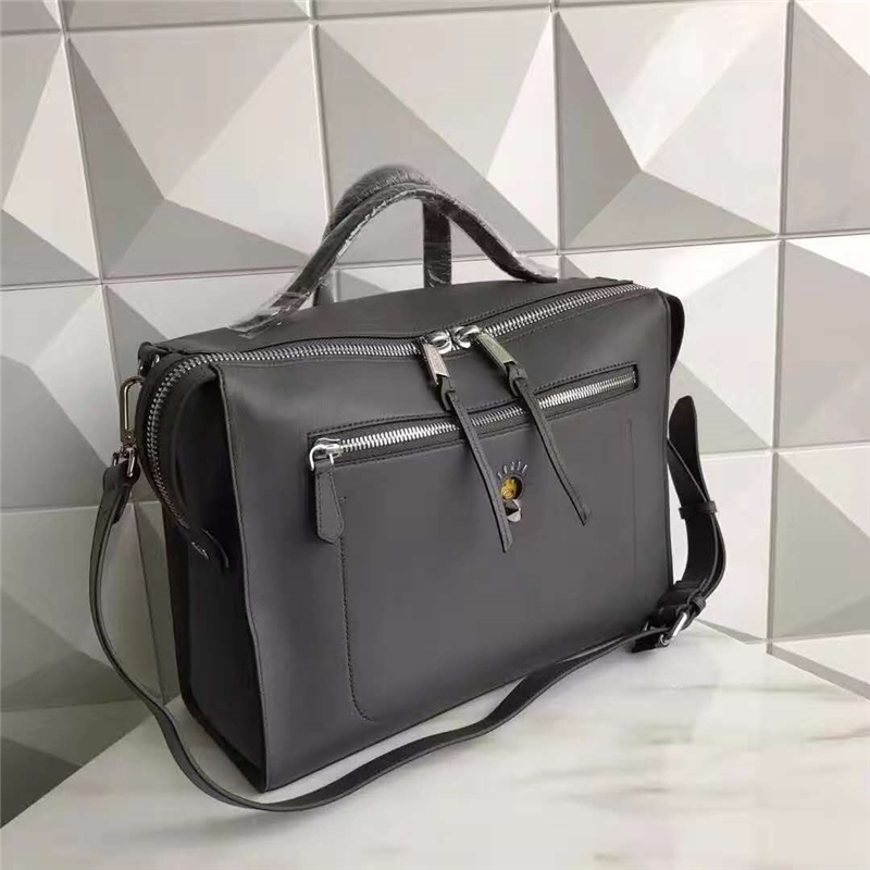 FENDI 芬迪 2522 灰色小牛皮 不對(duì)稱提手 方形肩背包