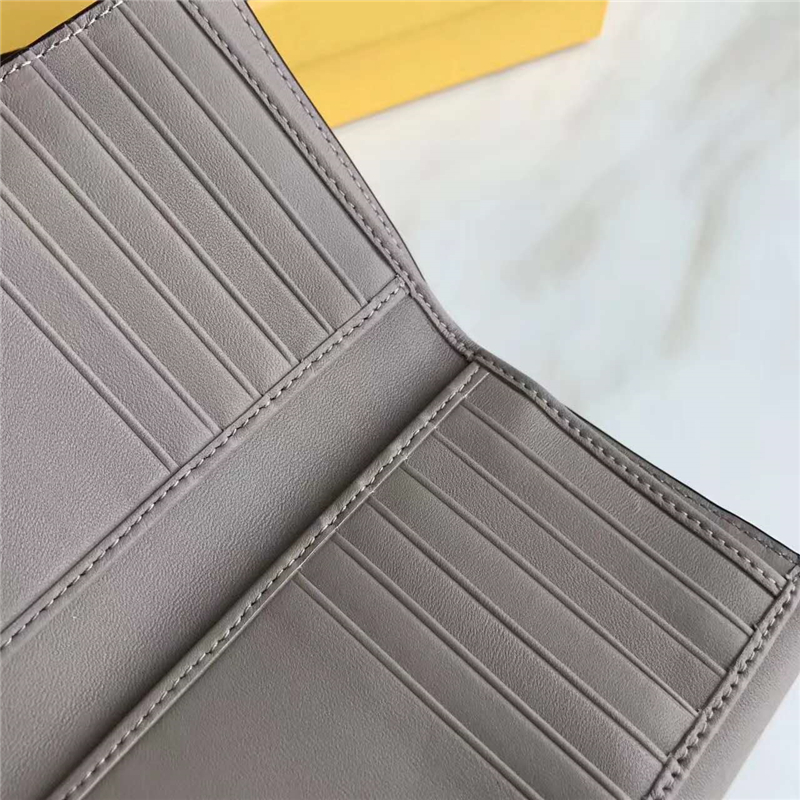 Fendi 芬迪 0383 2017年最新設計柔軟平紋小牛皮中夾 金屬環 大象灰