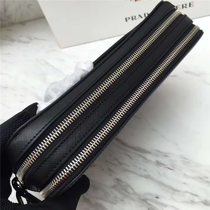 2VF052 Prada普拉達 男士經典升級版 拼角嘜 男士雙拉鏈手抓包 黑包寶藍色標