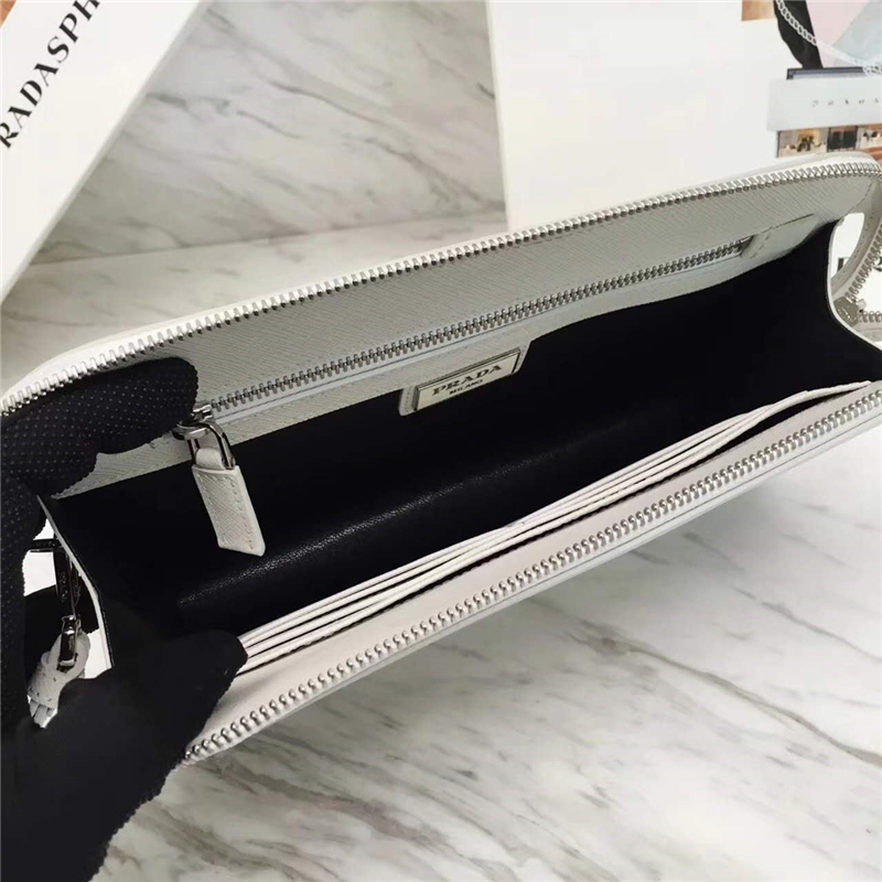 2VF056 Prada普拉達(dá) 新款車仔 原廠皮 男士 手拿包 白色