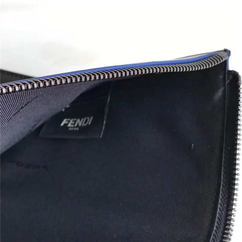 0076 FENDI 芬迪 face浮雕同色貼花 小牛皮 纖薄手拿包 黑色