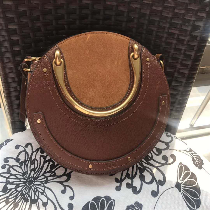 Chloe 蔻依 17秋冬 Pixie手環包 磨砂拼皮 圓形手提包 棕色