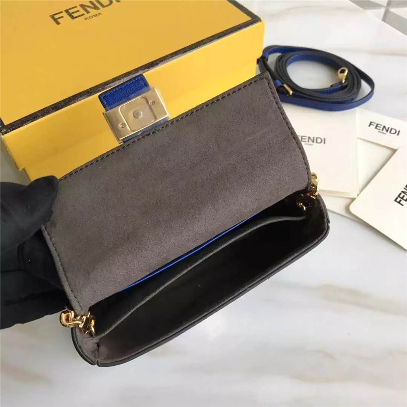 212 FENDI 芬迪 時裝秀MICRO BAGUETTE 翻蓋雙F 鏈條 手提斜挎包 藍色